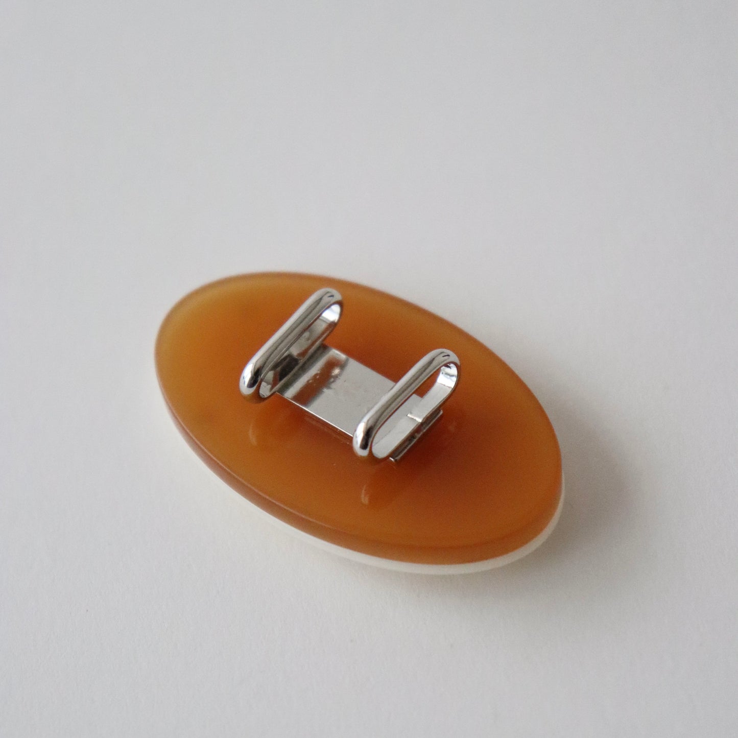 帯留「露芝蜻蛉」