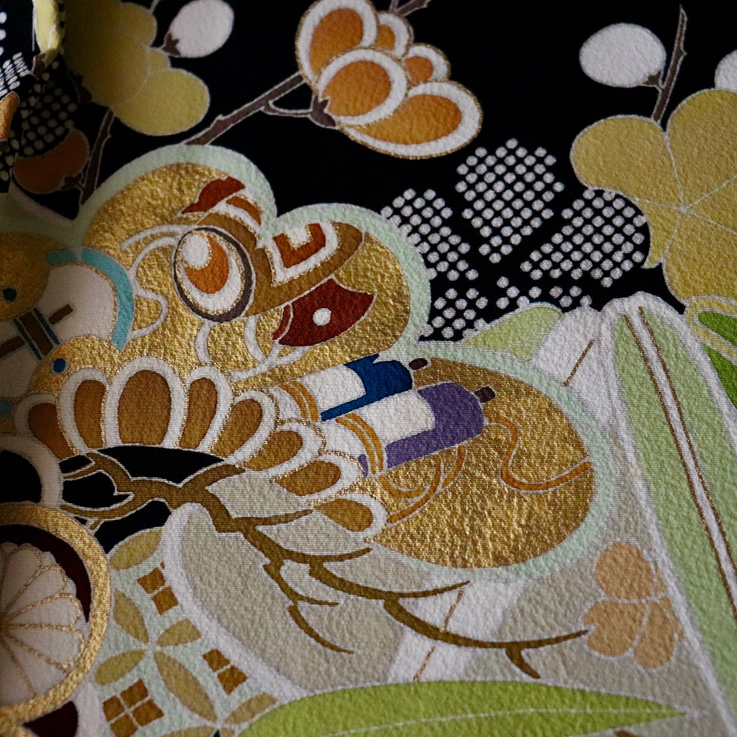 黒留袖「手描き京友禅 - 疋田流水松竹梅」丸福染匠