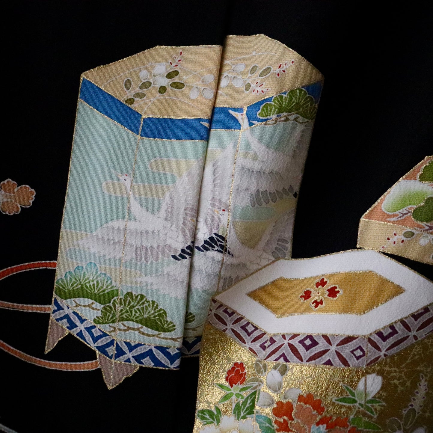 黒留袖「手描き京友禅 - 松葉に貝桶」