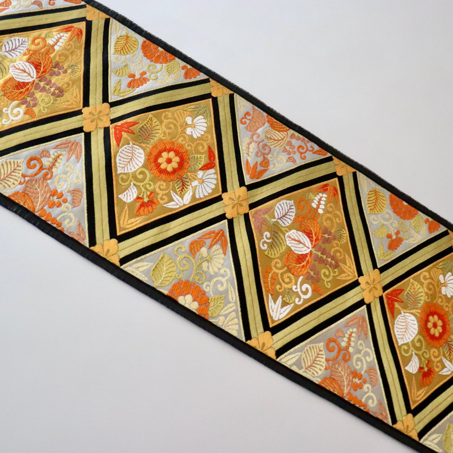 袋帯「舞楽菱文」梅垣織物