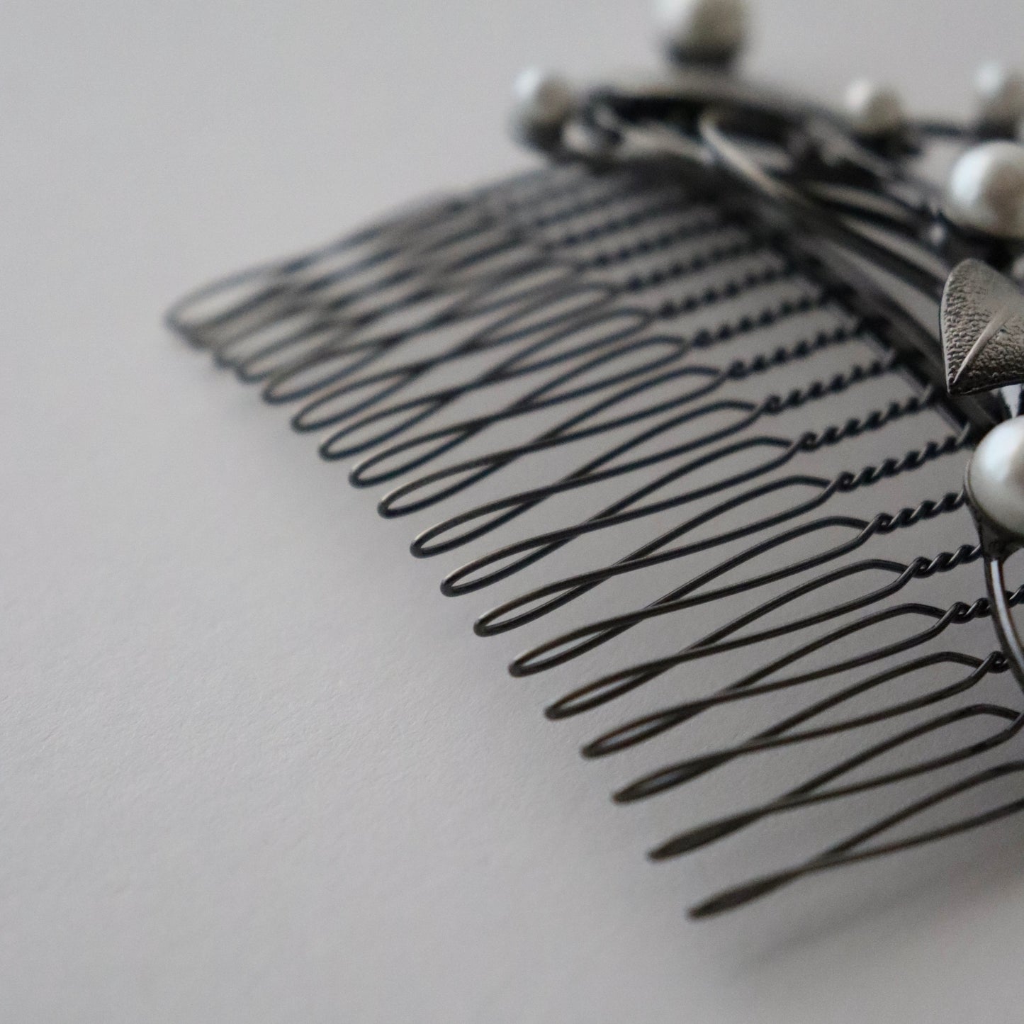 かんざし「コーム型 珠葉 - wht」大原商店