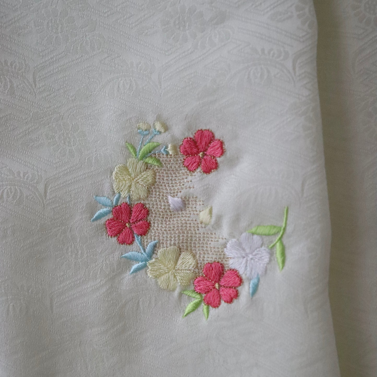 被布 | 七五三 | 三歳 | 正絹 | 薬玉 | 薄若芽色 | 刺繍