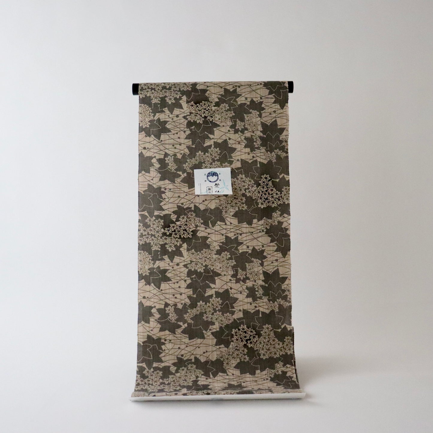 松煙染小紋「楓」竺仙