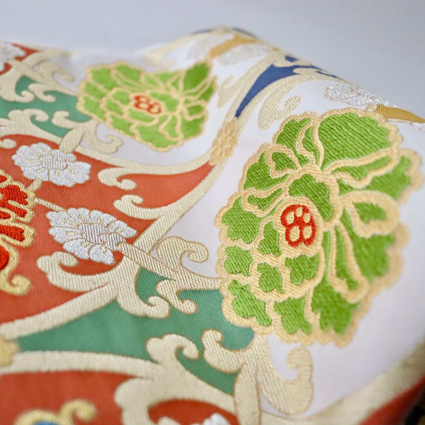 袋帯「新綴錦 - 立涌牡丹唐草文様」織文意匠鈴木