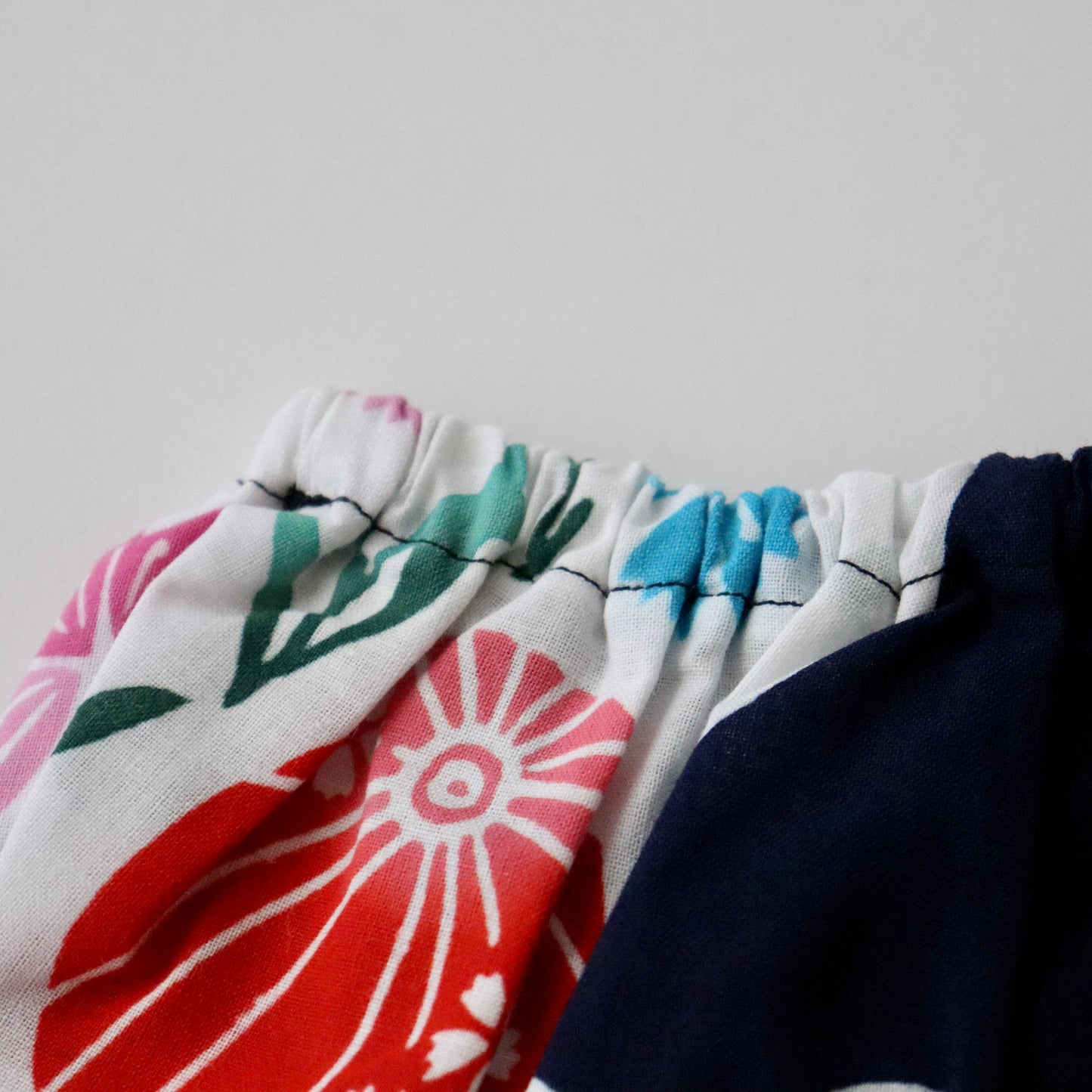 お子様甚平「鞠と夏花」サイズ100:身長95〜105cm前後向け