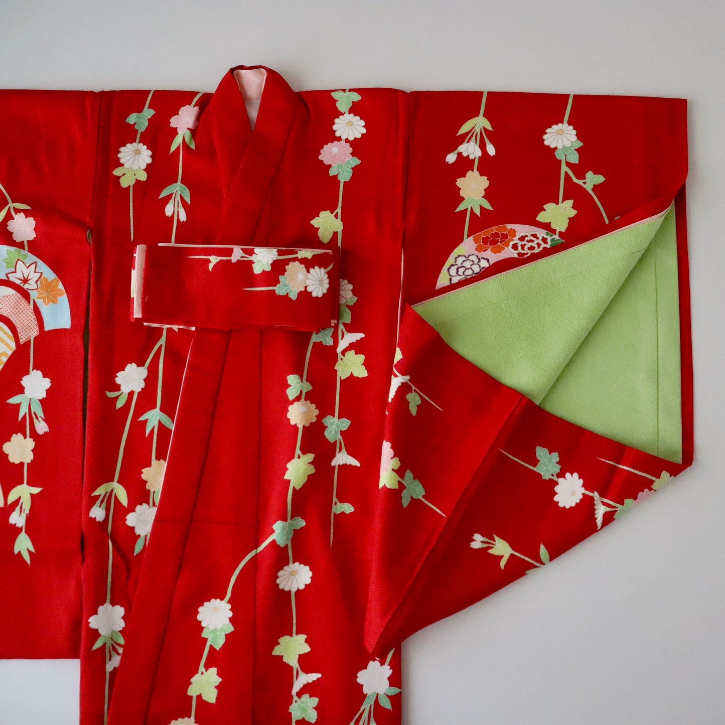 女児初着「花の祈り」高橋啓