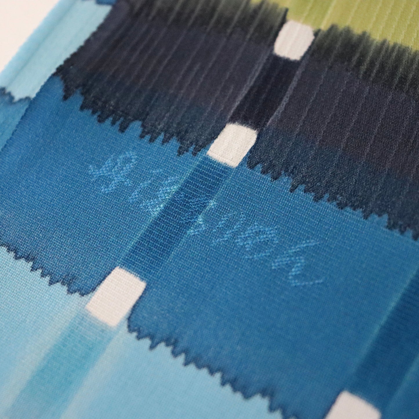 帯揚げ「滲横段 - nv・g」和小物さくら