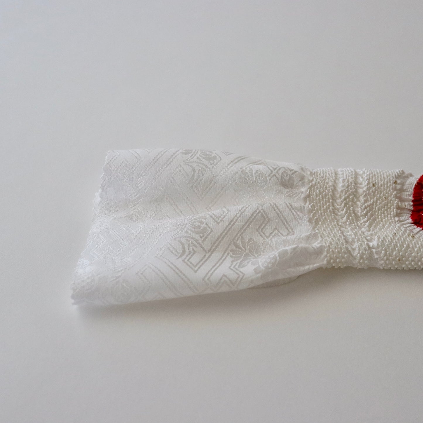 絞染帯揚げ「八重桜輪 - 紅白」大原商店