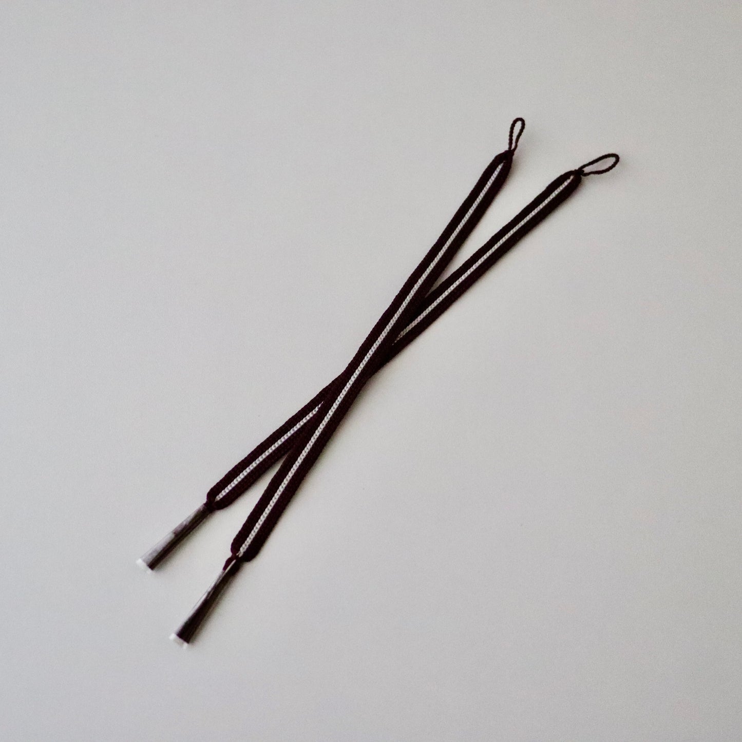 羽織紐「一本独鈷 - burg/wht」和小物さくら