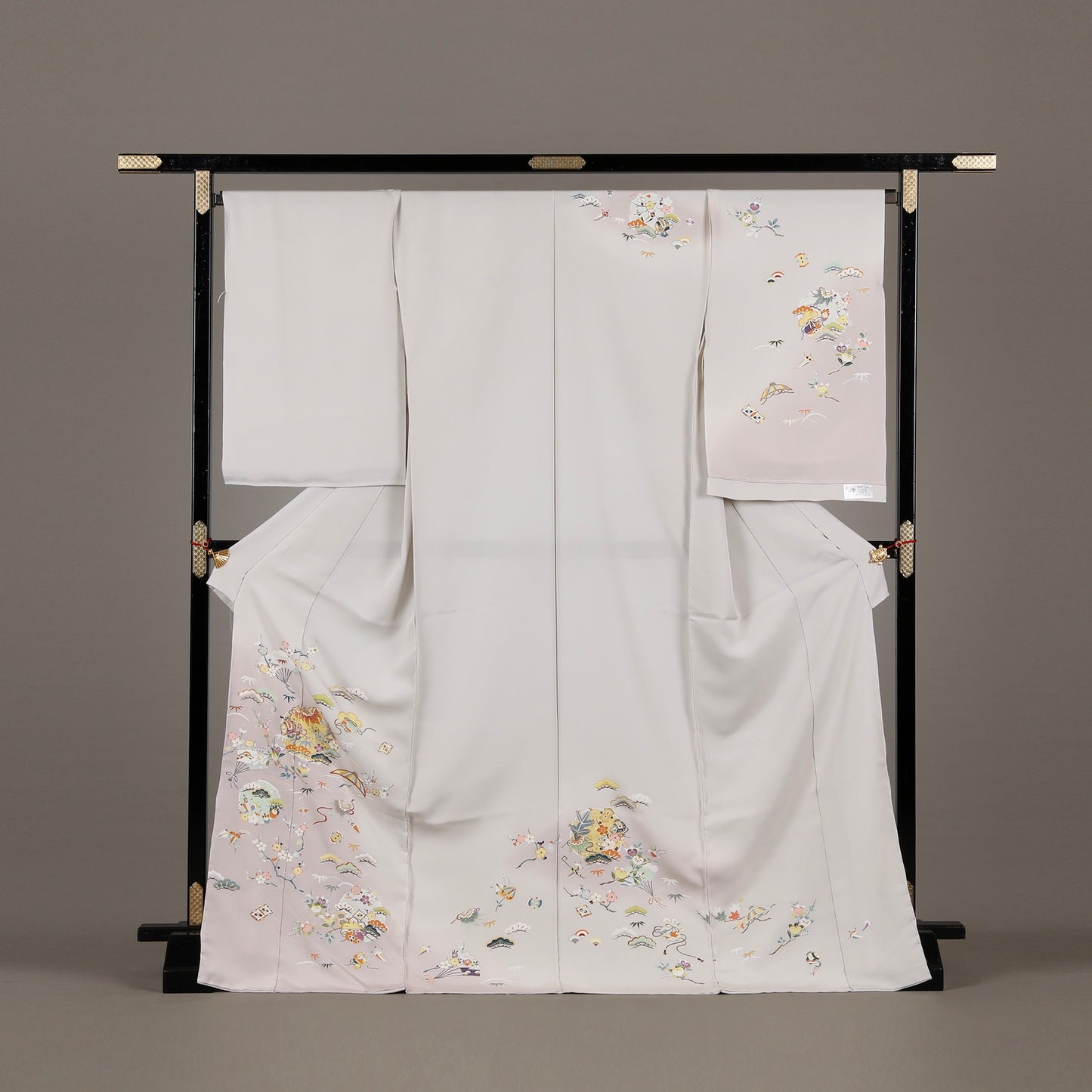 訪問着「手描き京友禅 - 吉祥尽くし」菱健