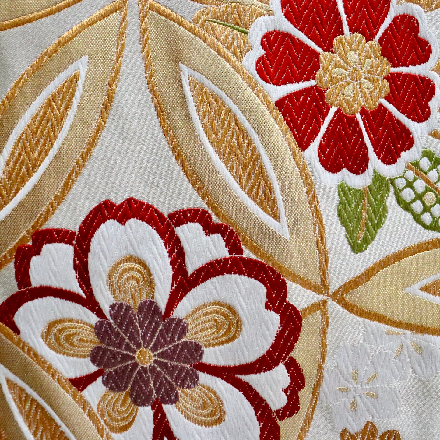 袋帯「花に輪繋ぎ」岡文織物