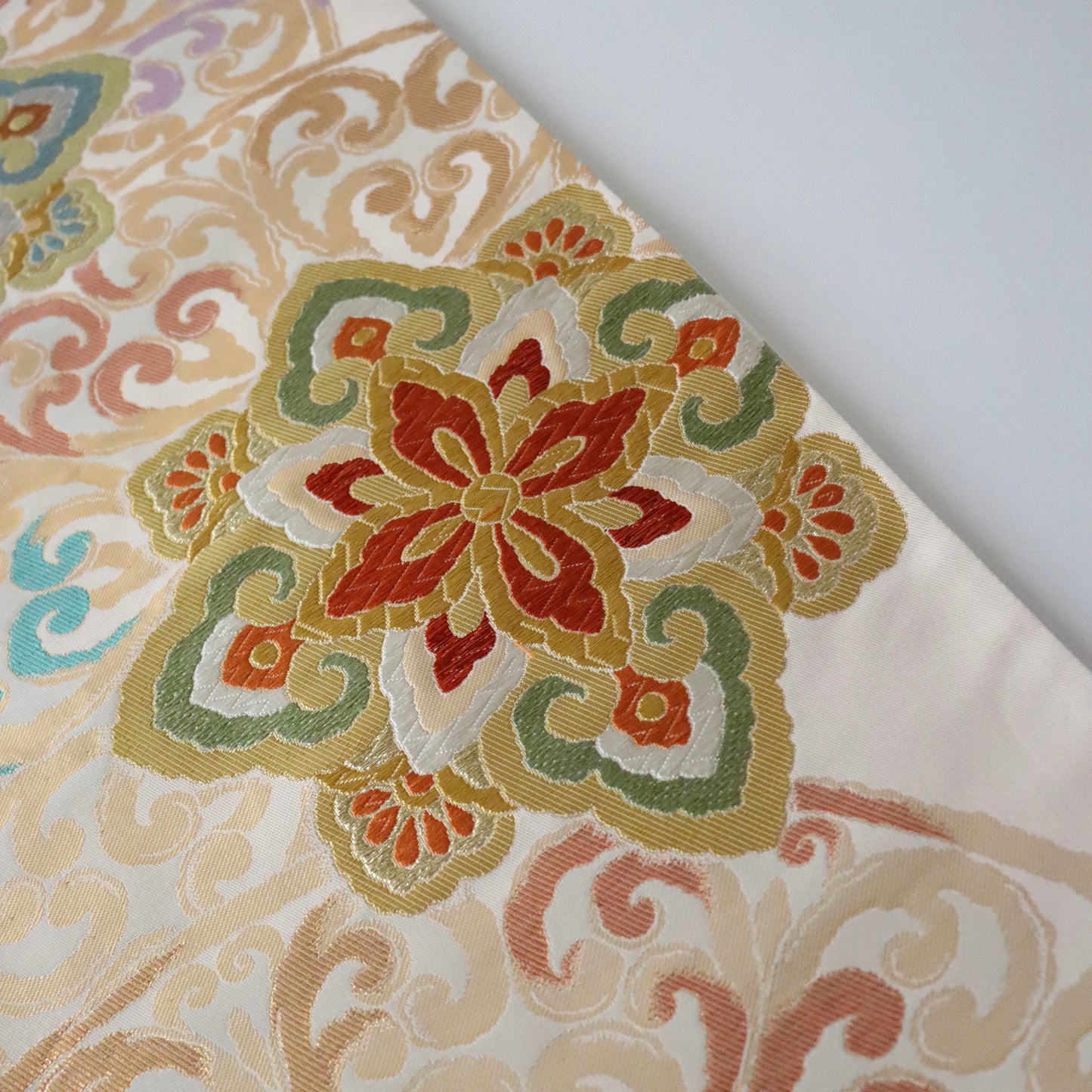 袋帯「伝承錦 - 唐草華文」絲屋善創