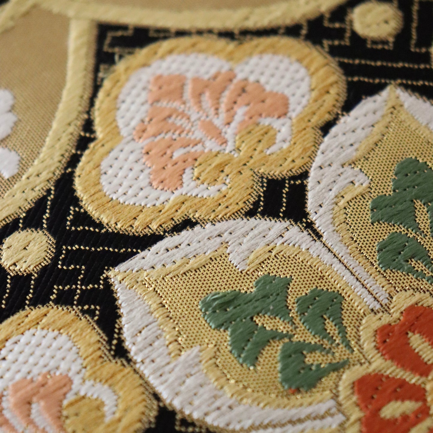 袋帯「佐賀錦唐織 - 結亀甲華文」志都香