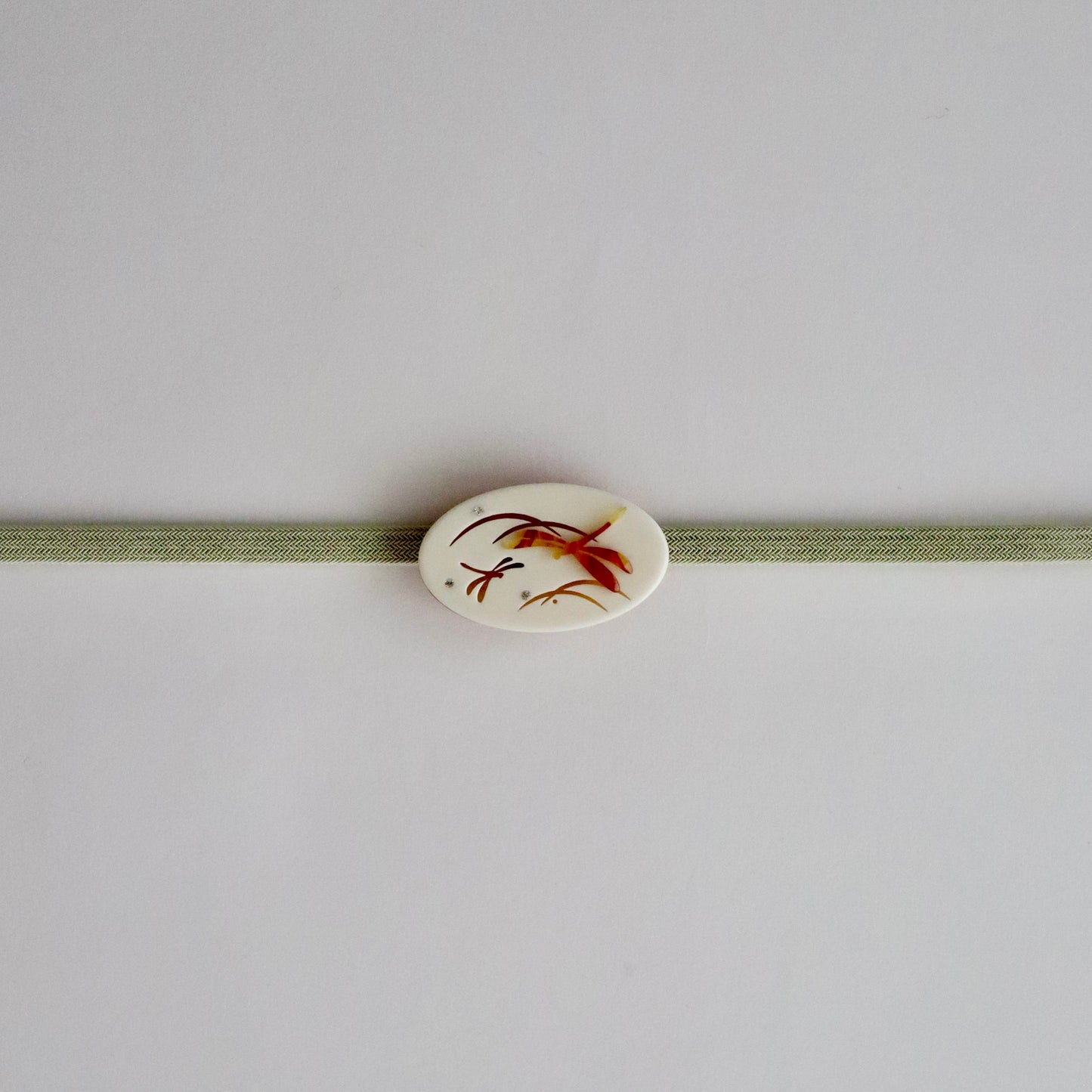 帯留「露芝蜻蛉」