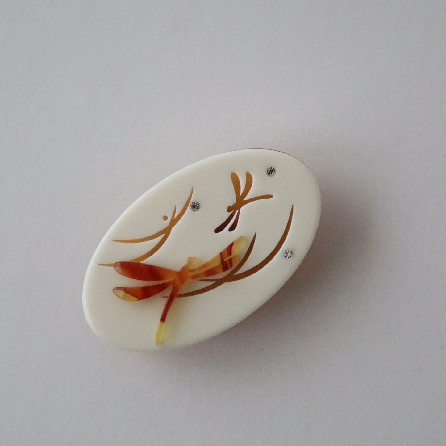 帯留「露芝蜻蛉」