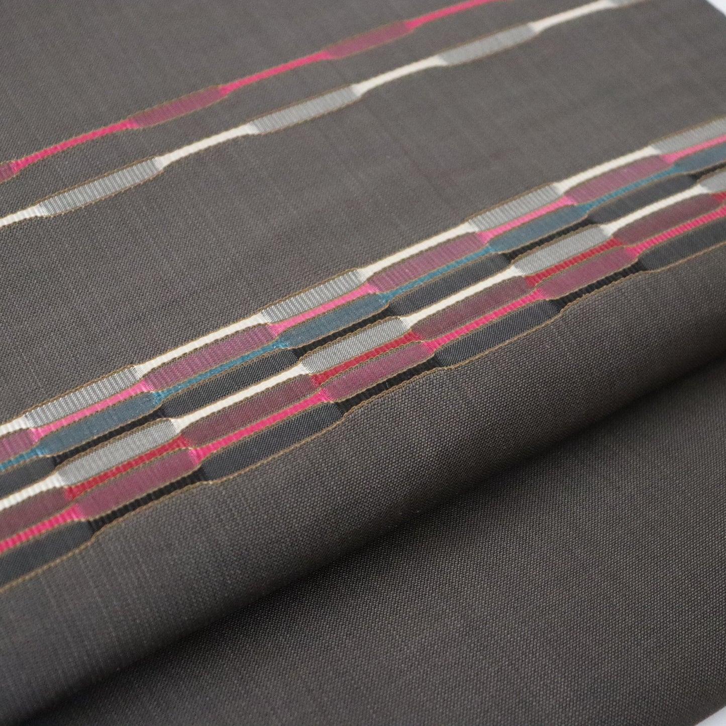 九寸名古屋帯「草木染手織 - 吉野間道」藤山千春 / 錦霞染織工房