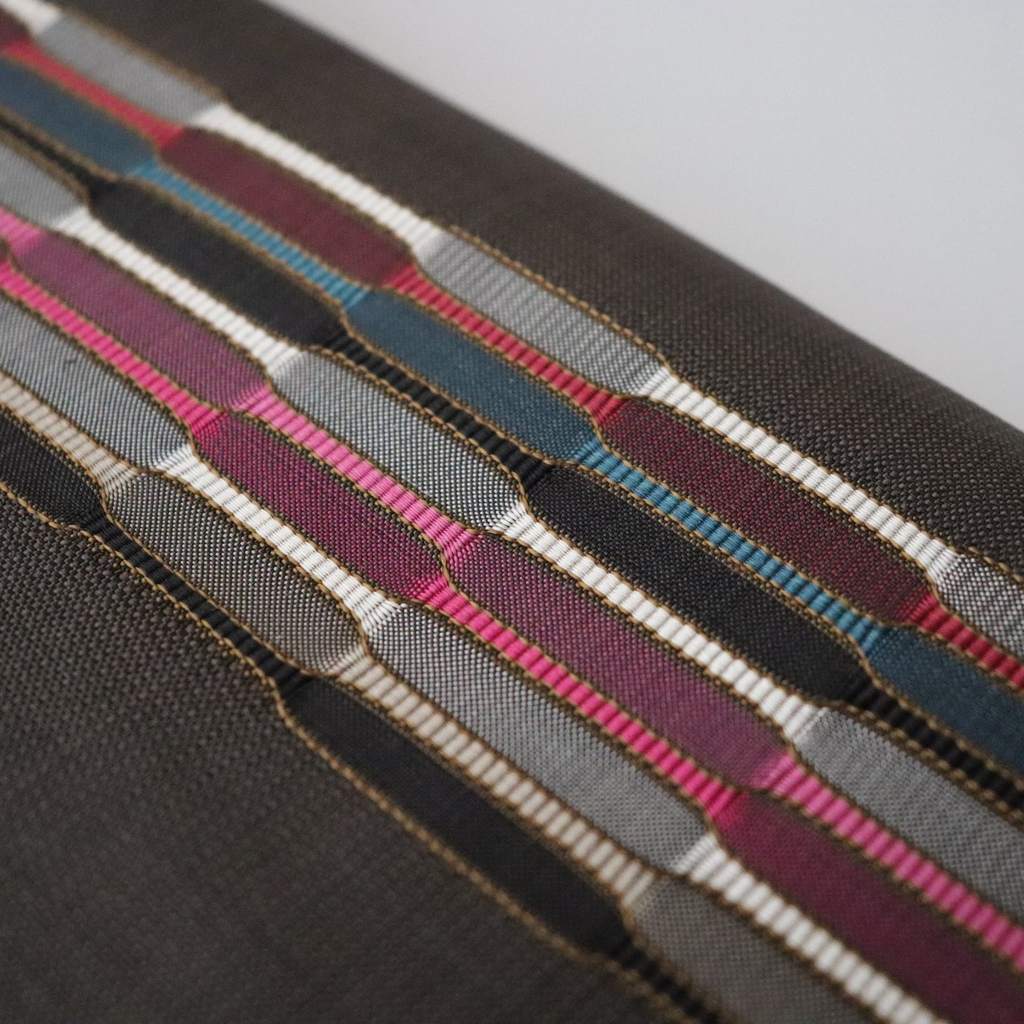 九寸名古屋帯「草木染手織 - 吉野間道」藤山千春 / 錦霞染織工房