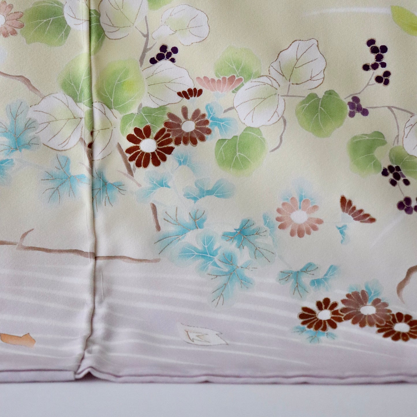 訪問着「手描き京友禅 - 琳派岩草花流水」工芸染匠 成謙