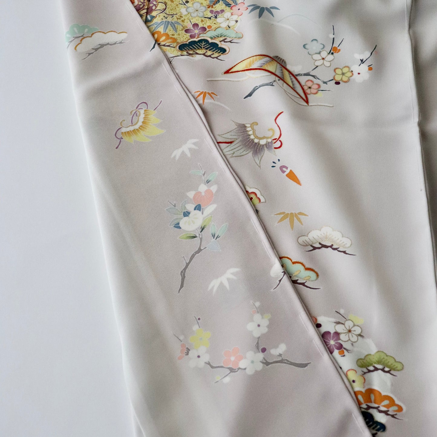 訪問着「手描き京友禅 - 吉祥尽くし」菱健