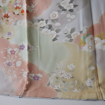 訪問着「手描き友禅 - 花と雲取り」