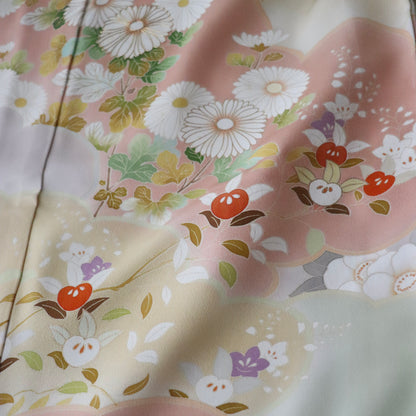 訪問着「手描き友禅 - 花と雲取り」