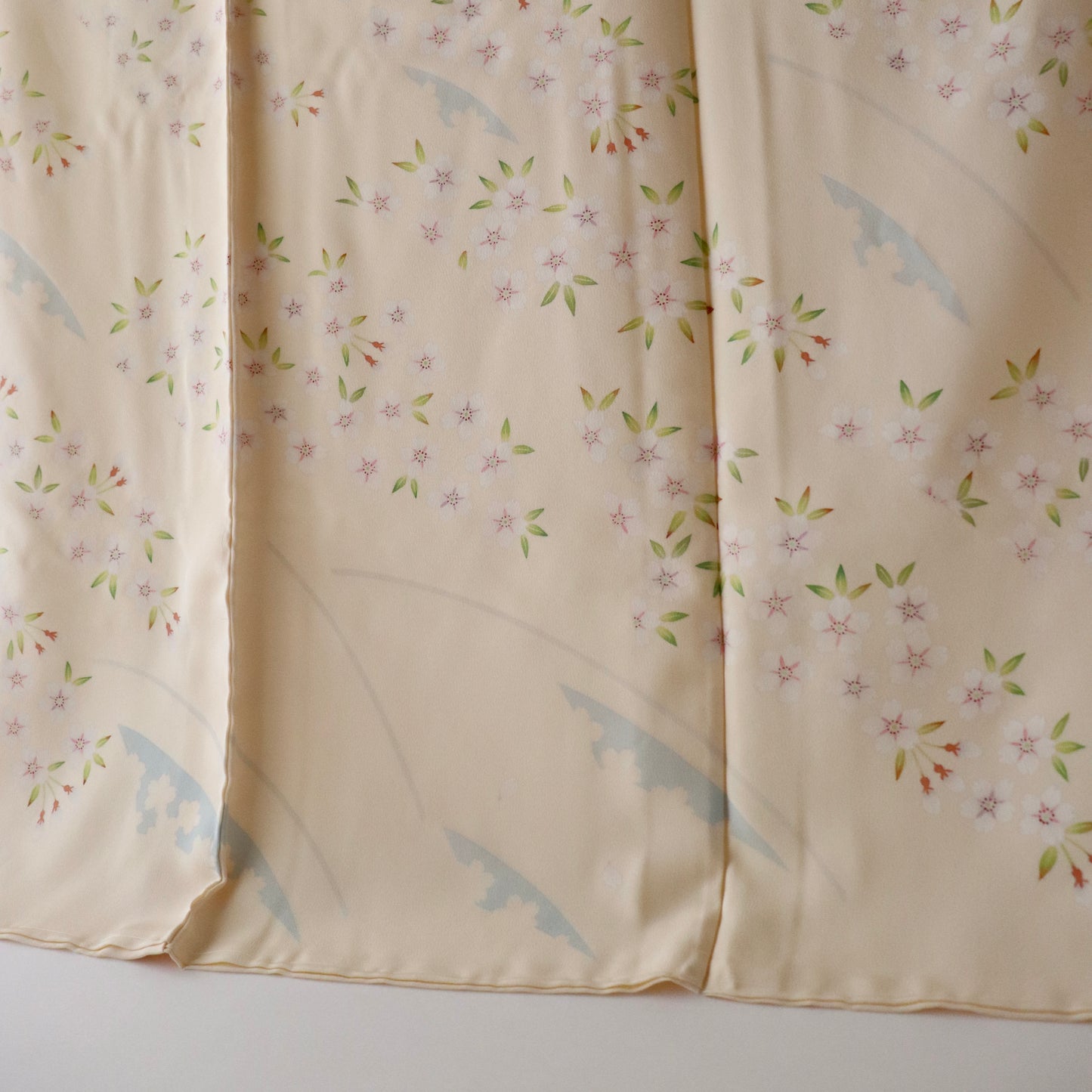 訪問着「加賀友禅 - 桜」高田克也