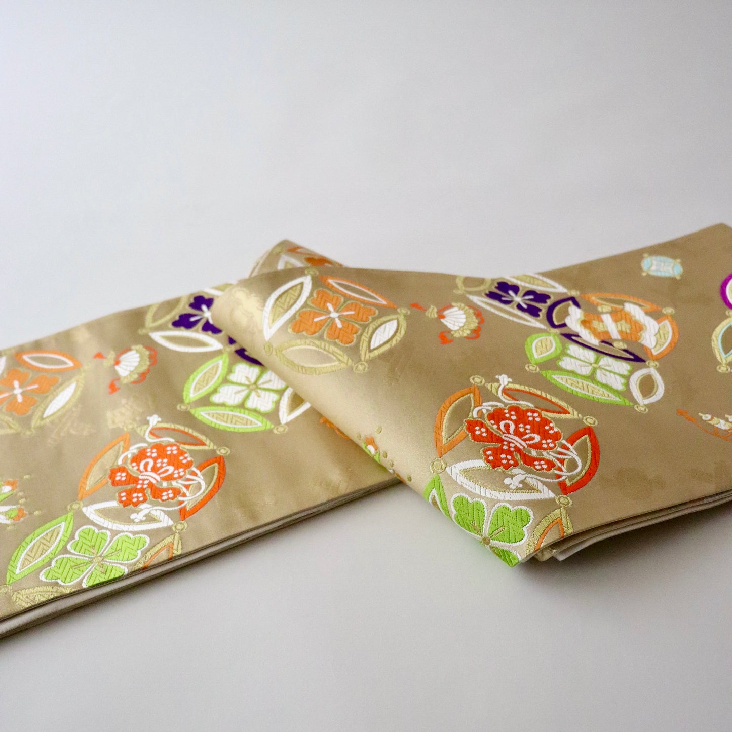 西陣織 | 袋帯 | 七五三 | 七歳 | 正絹 | 七宝宝尽文 | 金 | 沢本織物