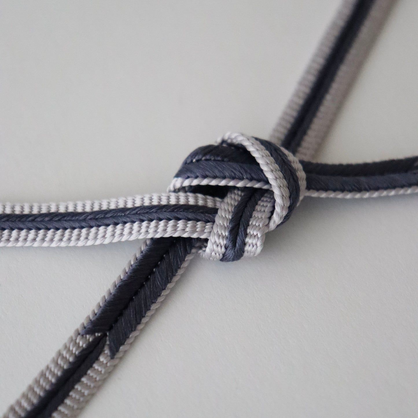 羽織紐「大和矢羽根 - gry/dk.g」和小物さくら