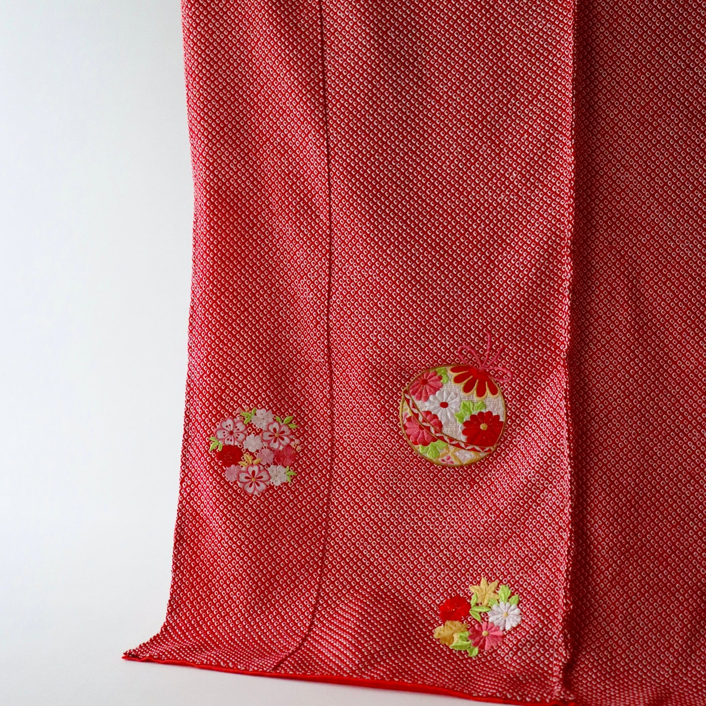 総絞り | 御祝着フルセット | 七五三 | 七歳 | 正絹 | 刺繍 | 赤 | 鈴と花丸文