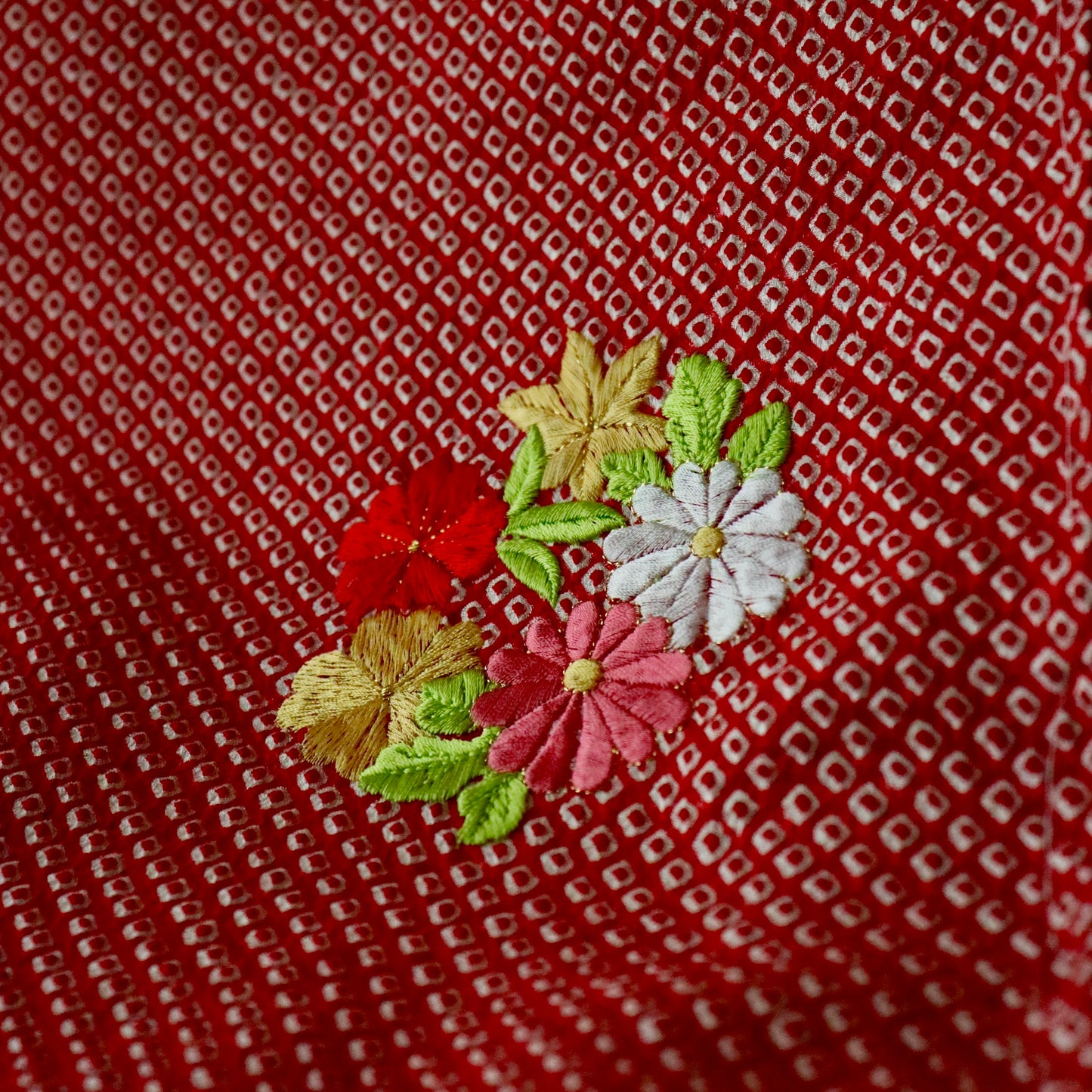 総絞り | 御祝着フルセット | 七五三 | 七歳 | 正絹 | 刺繍 | 赤 | 鈴と花丸文