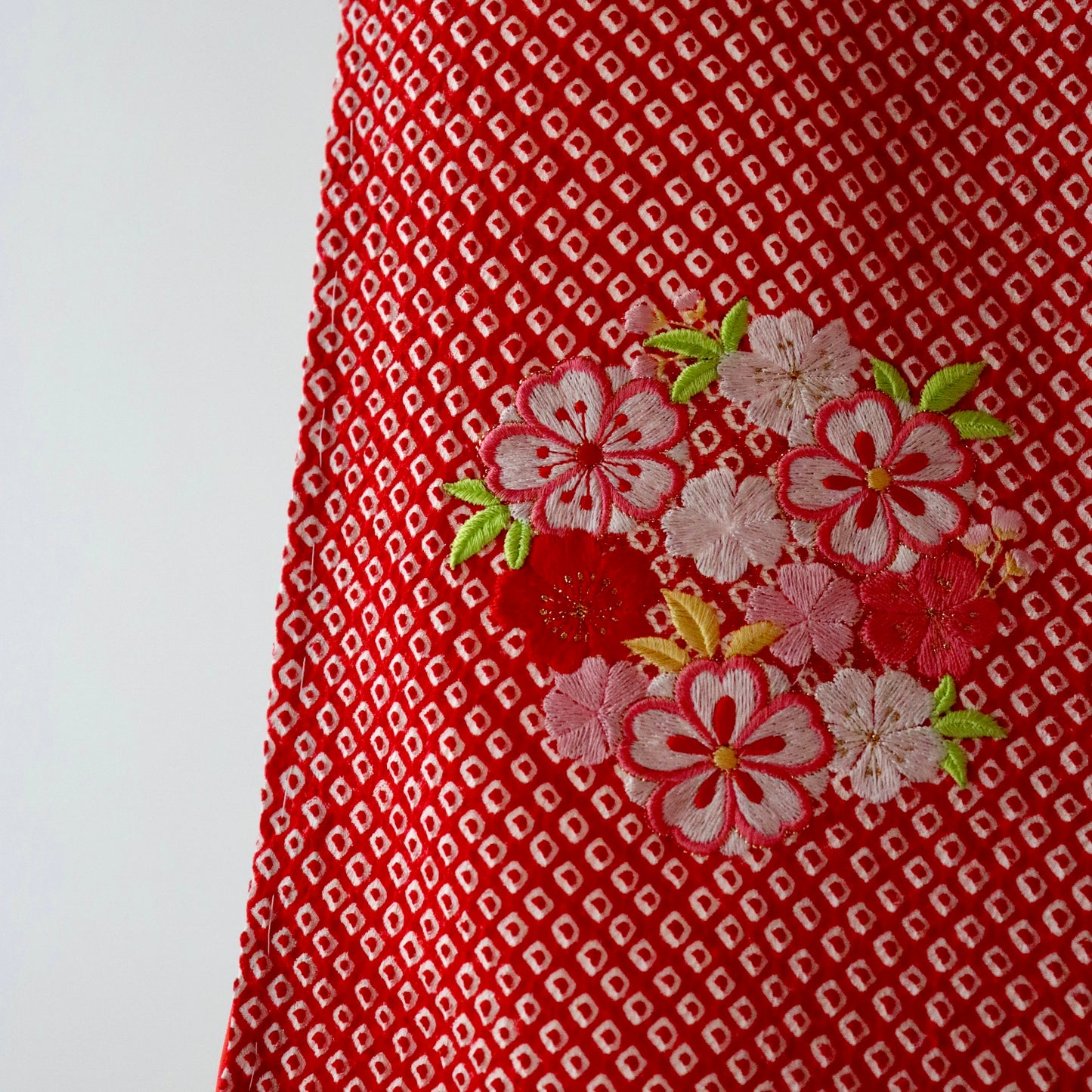 総絞り | 御祝着フルセット | 七五三 | 七歳 | 正絹 | 刺繍 | 赤 | 鈴と花丸文