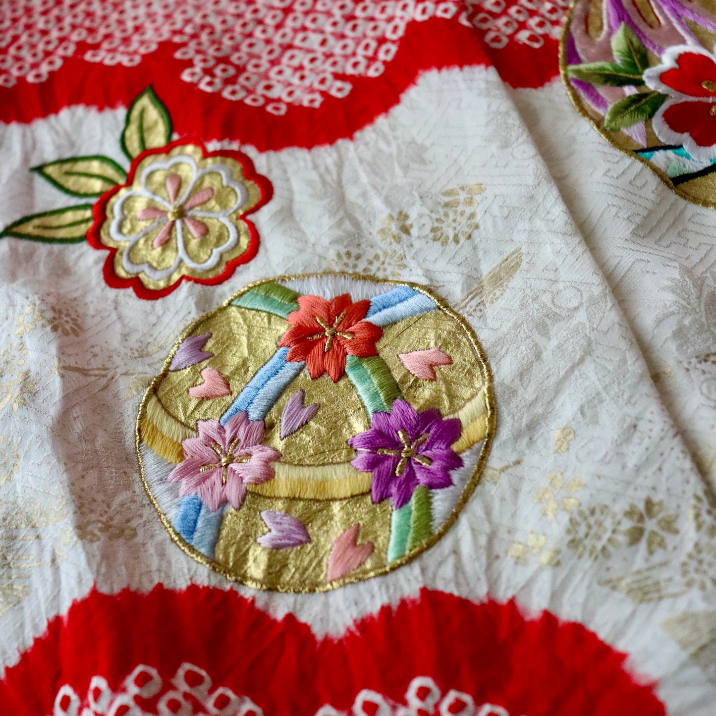 桶絞り | 御祝着フルセット | 七五三 | 七歳 | 正絹 | 刺繍 | 赤白 | 鞠と松