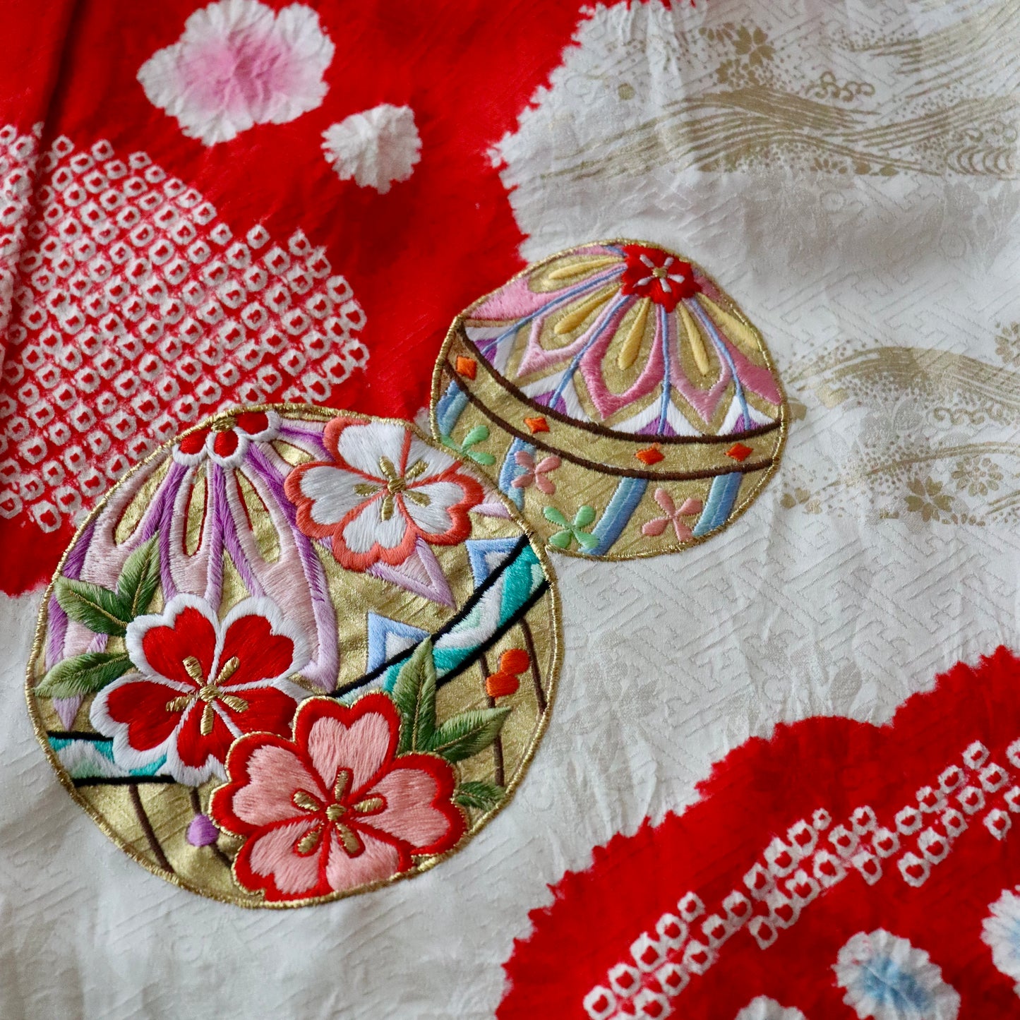 桶絞り | 御祝着フルセット | 七五三 | 七歳 | 正絹 | 刺繍 | 赤白 | 鞠と松