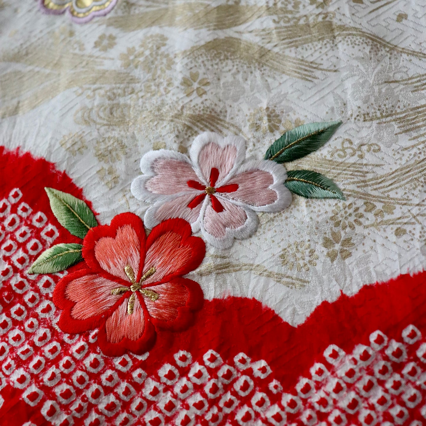 桶絞り | 御祝着フルセット | 七五三 | 七歳 | 正絹 | 刺繍 | 赤白 | 鞠と松