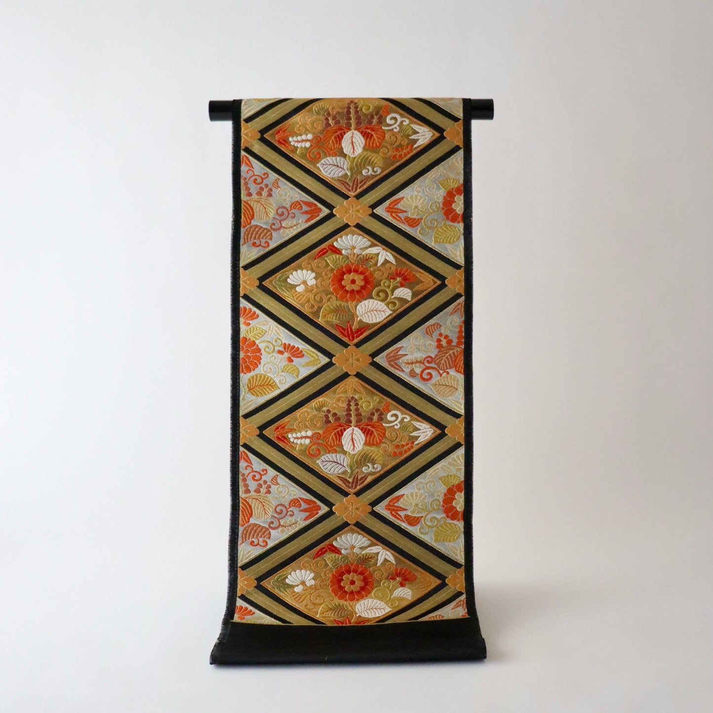 袋帯「舞楽菱文」梅垣織物