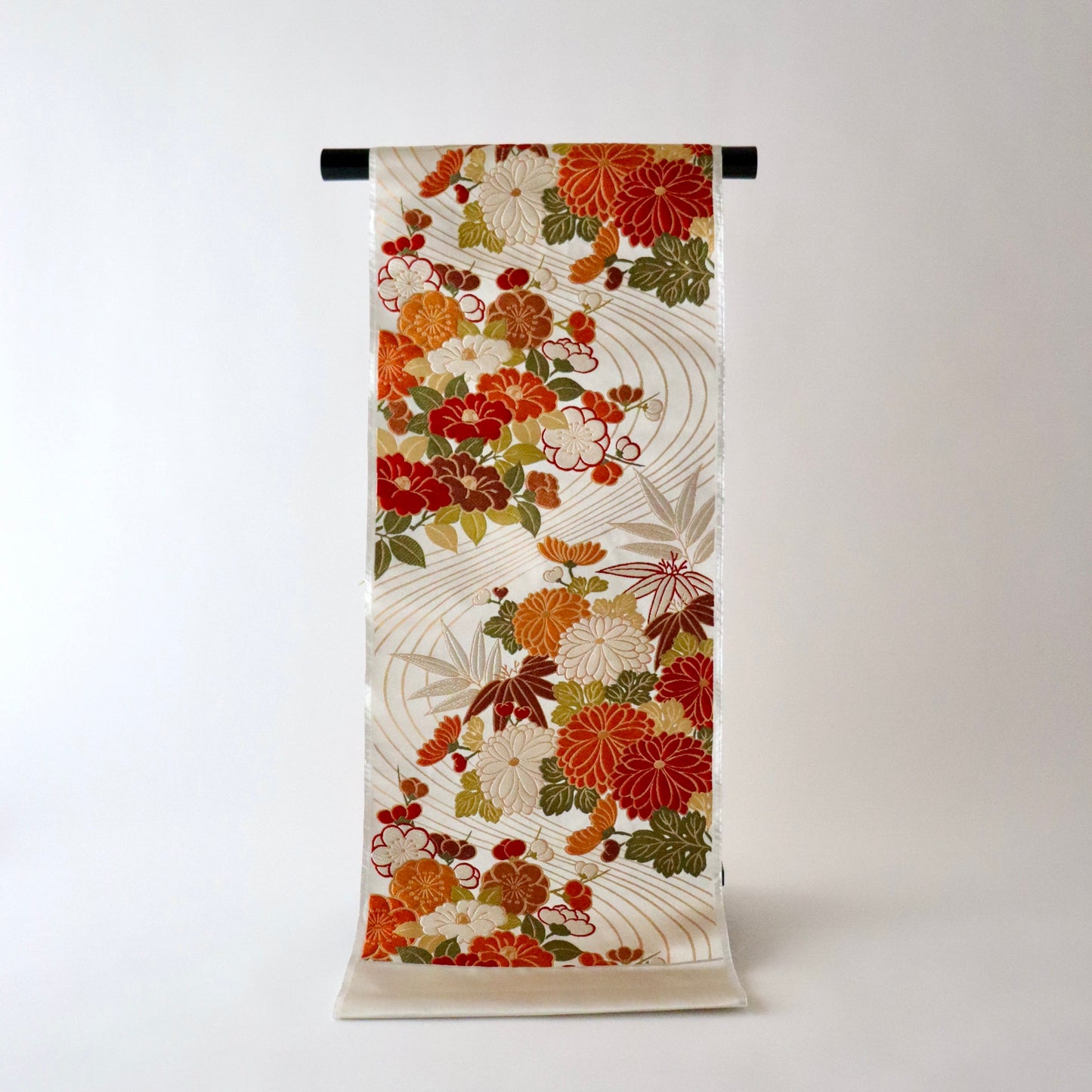 袋帯「流水菊椿文」梅垣織物