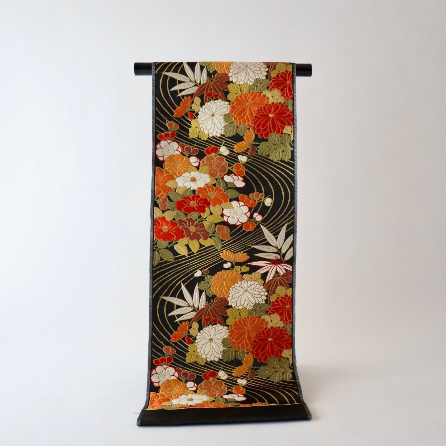 袋帯「流水菊椿文」梅垣織物