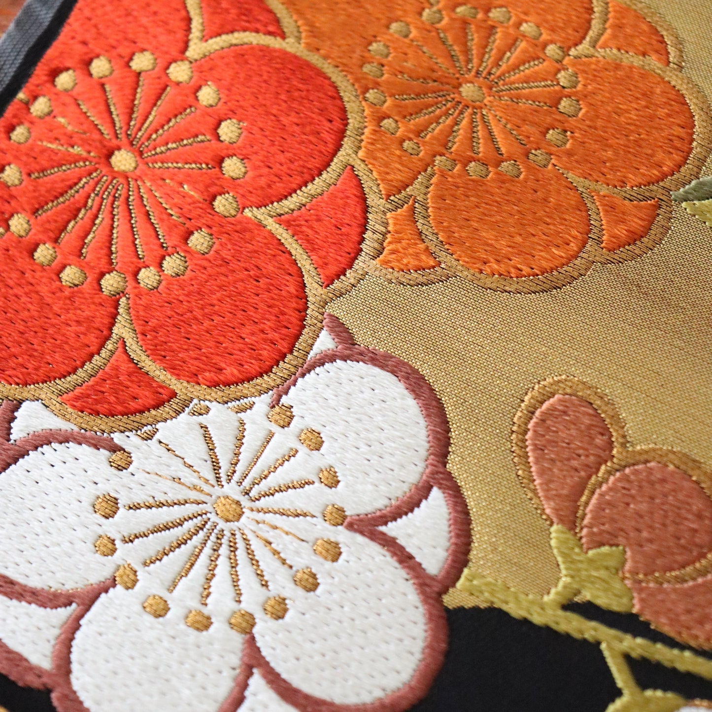 袋帯「裂形春秋花文」梅垣織物