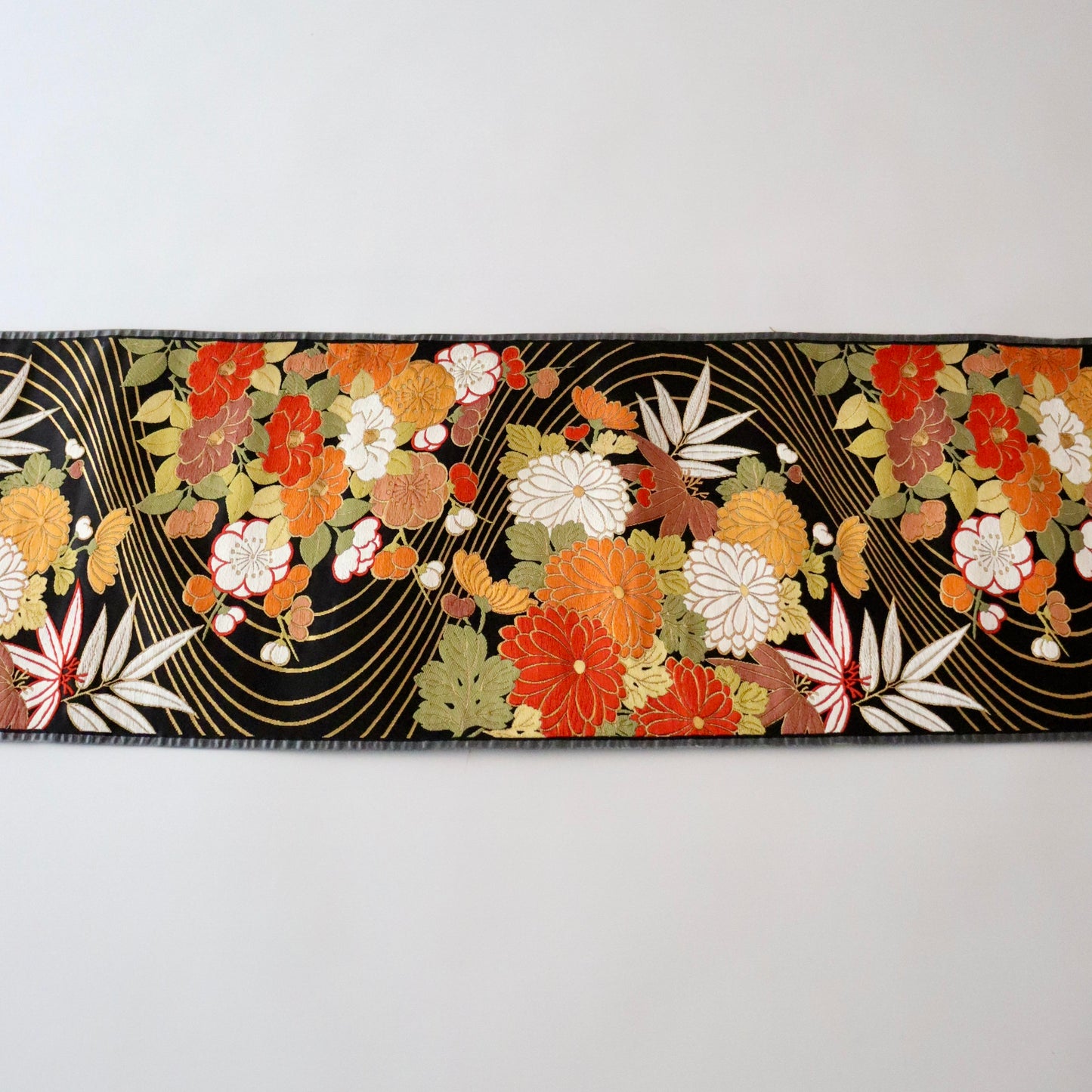 袋帯「流水菊椿文」梅垣織物