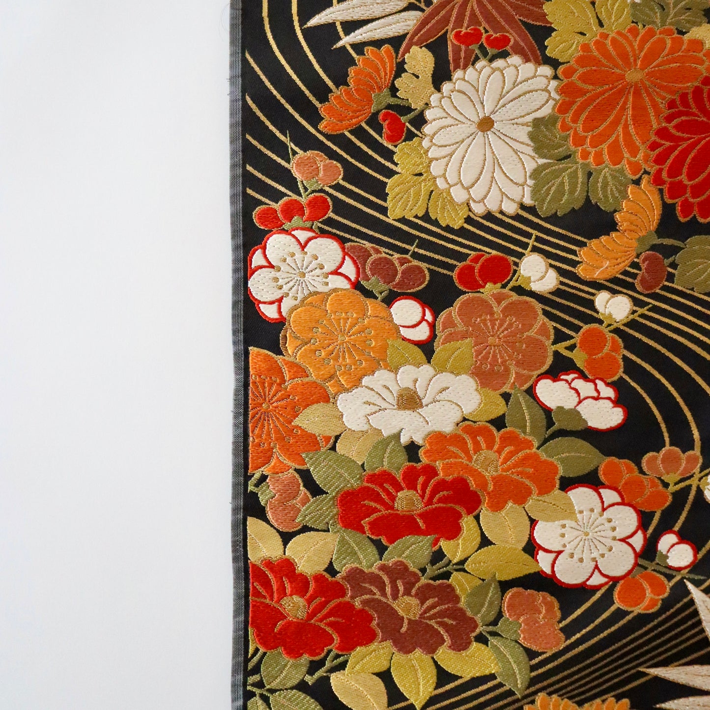袋帯「流水菊椿文」梅垣織物