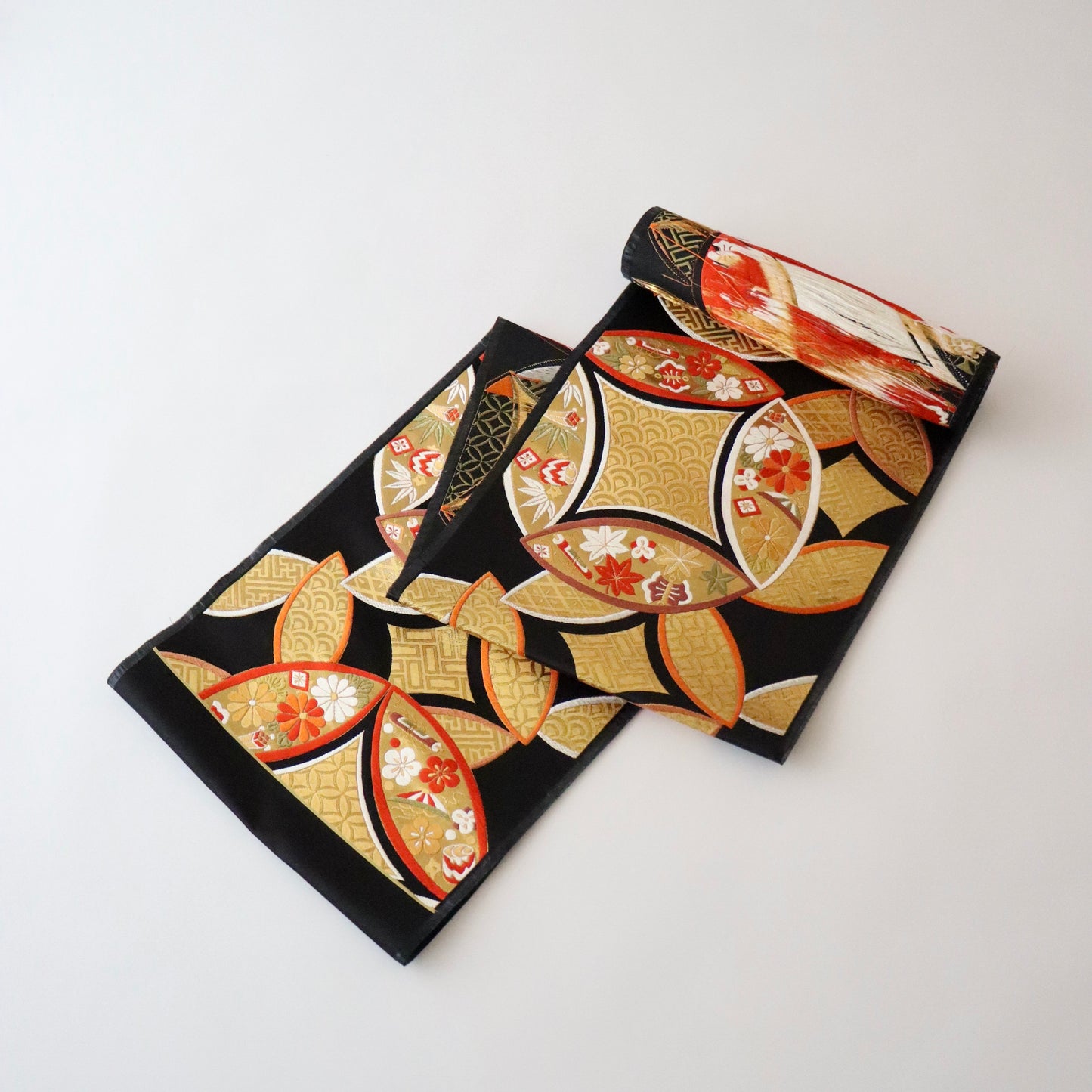 袋帯「小袖重ね七宝文」梅垣織物