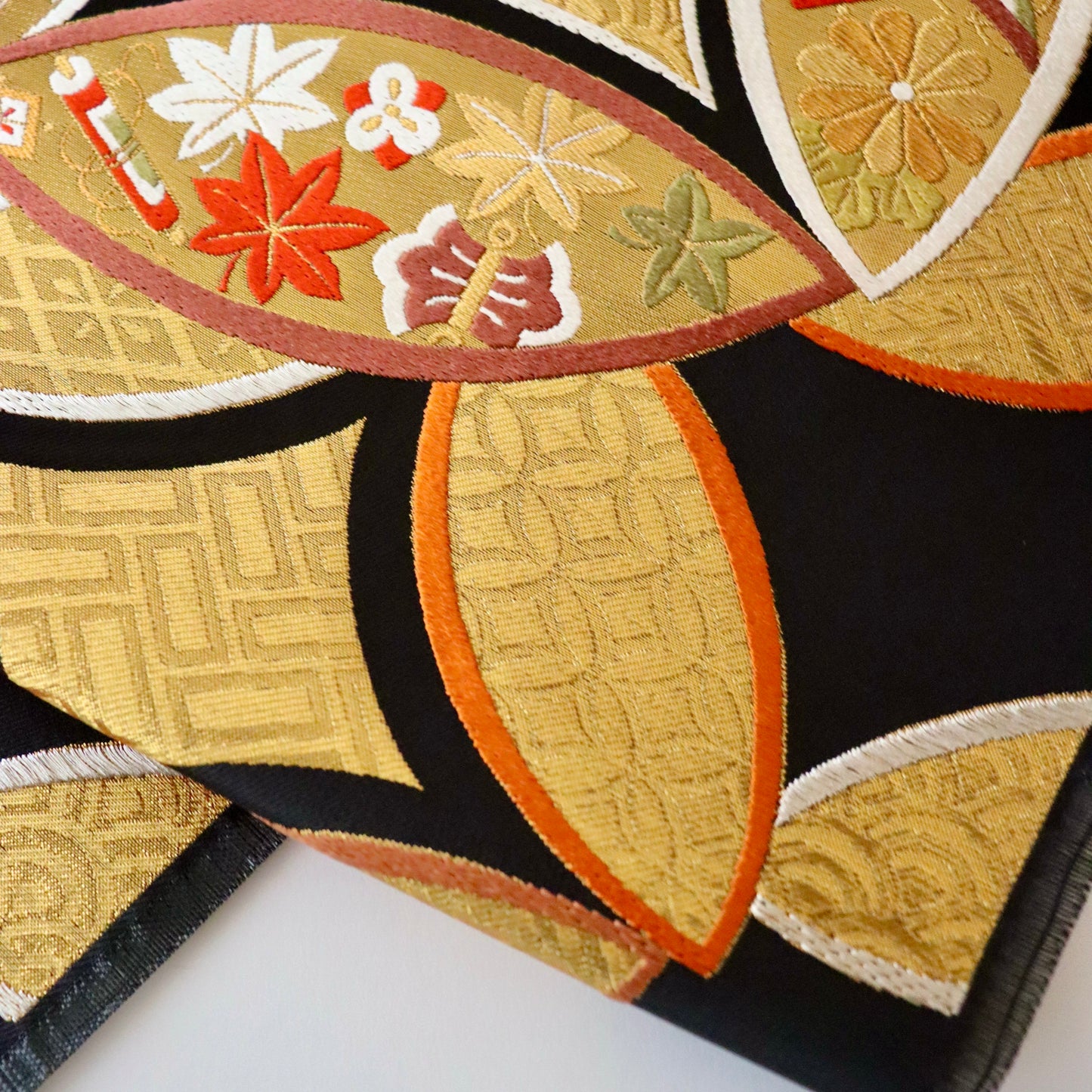 袋帯「小袖重ね七宝文」梅垣織物