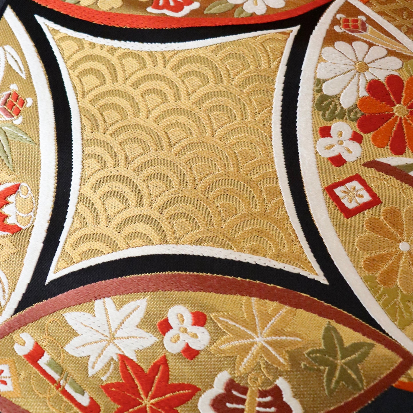 袋帯「小袖重ね七宝文」梅垣織物