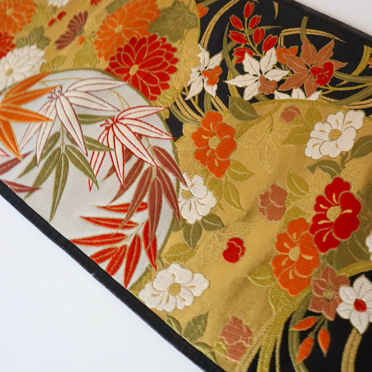 袋帯「春秋花丸文」梅垣織物