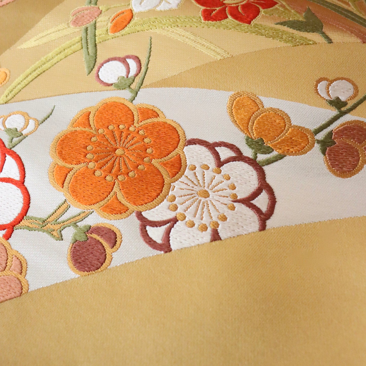 袋帯「斜取春秋花文」梅垣織物