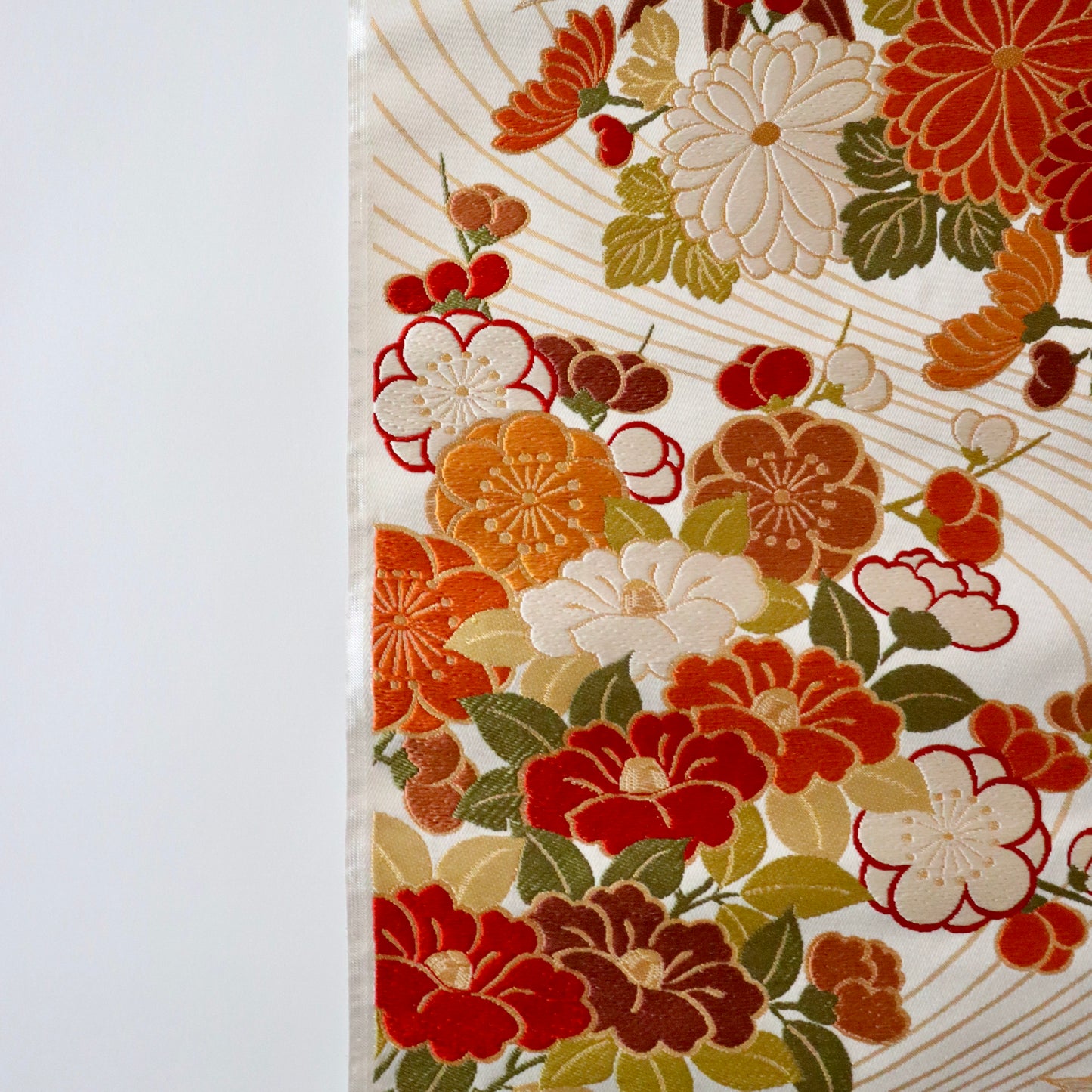 袋帯「流水菊椿文」梅垣織物