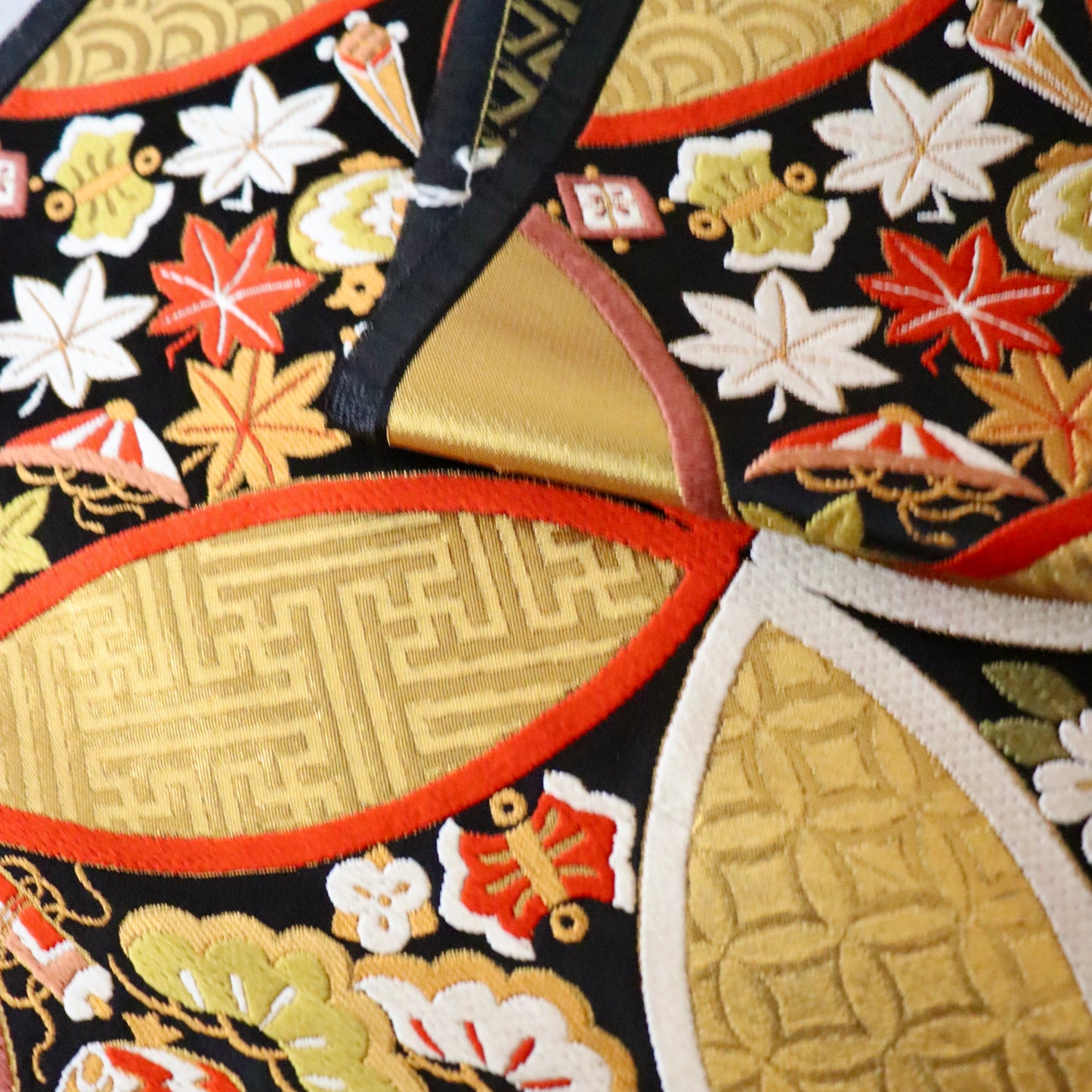 袋帯「慶長小袖七宝文」梅垣織物