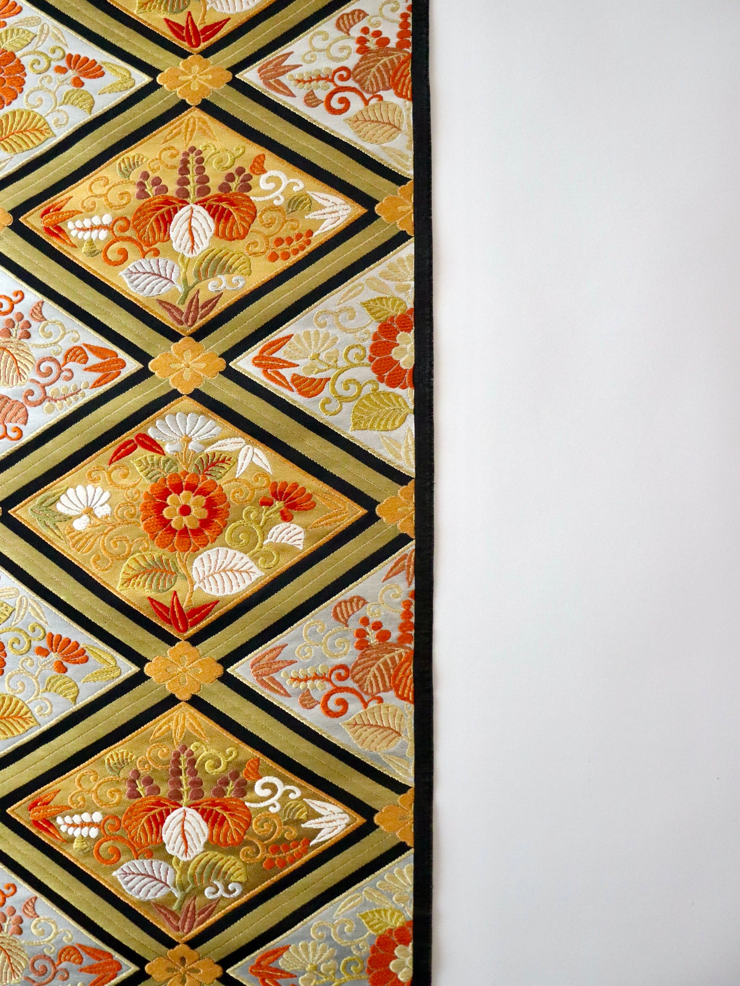 袋帯「舞楽菱文」梅垣織物