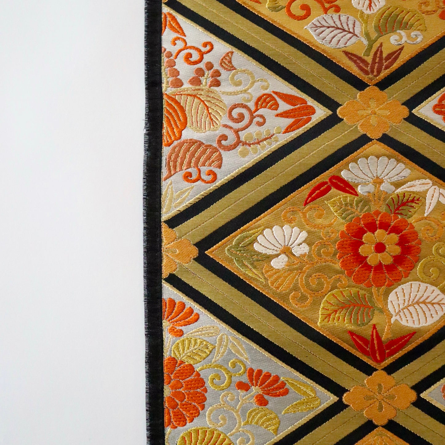 袋帯「舞楽菱文」梅垣織物