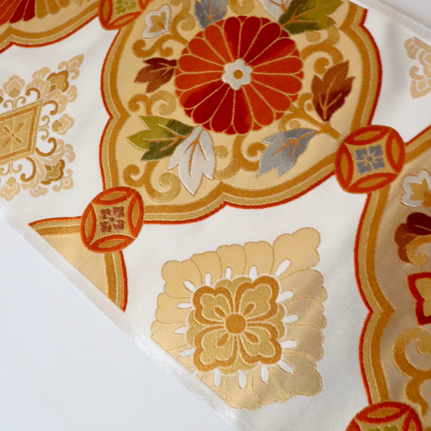 袋帯「金具花鳥文」梅垣織物